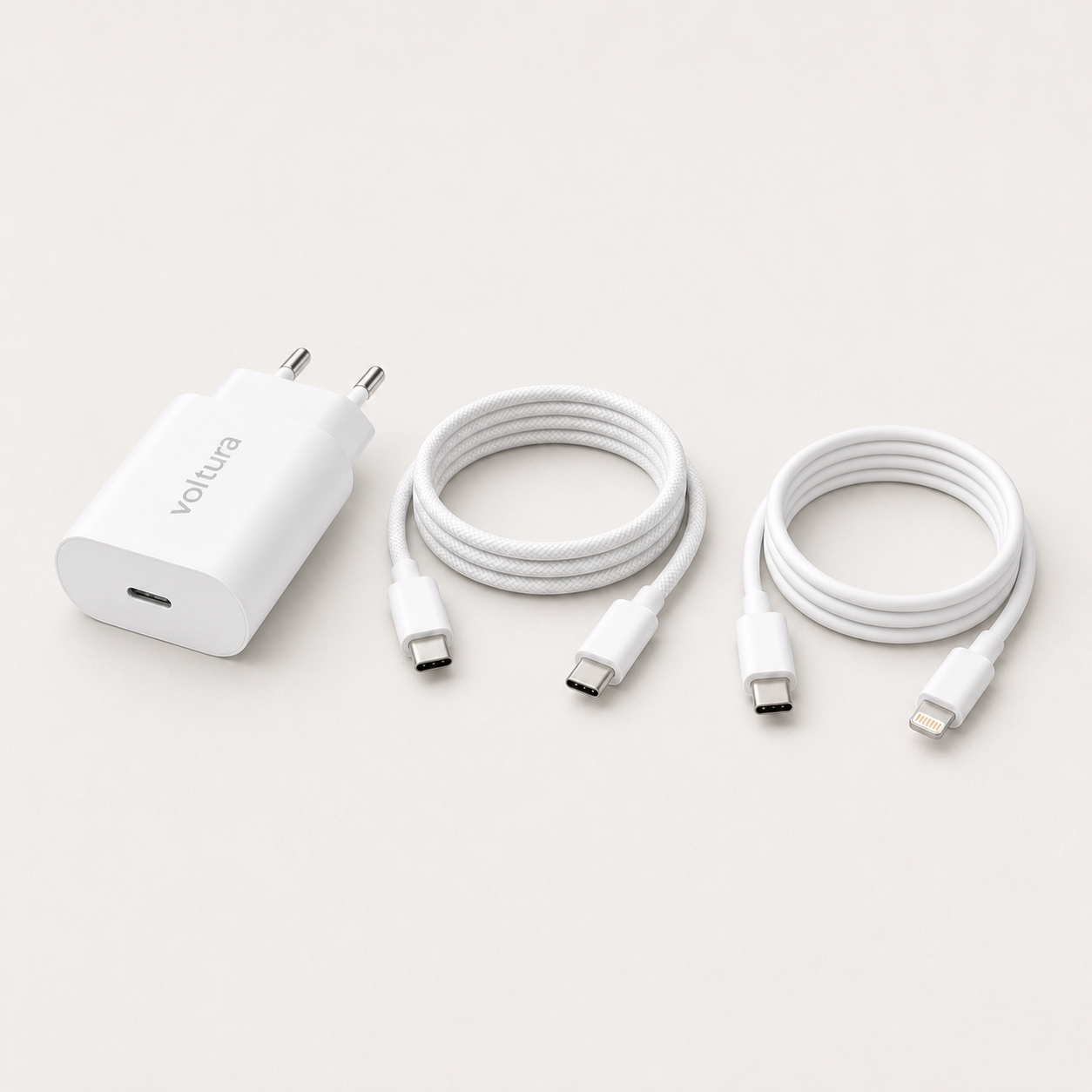 Voltura 3-i-1 Ladepakke med 20W Slim USB-C-lader, flettet USB-C-kabel og Lightning-kabel
