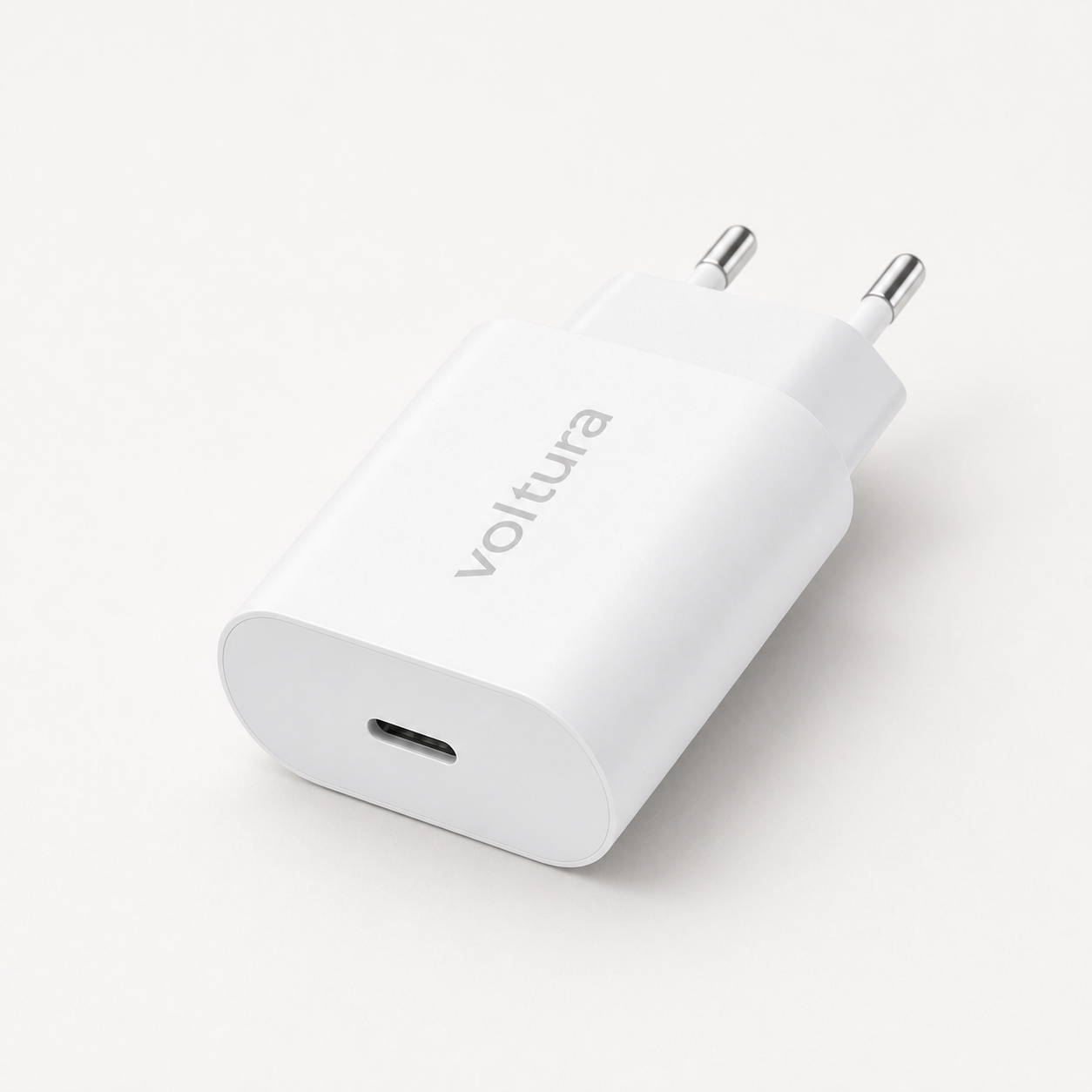 Voltura 20W Slim USB-C-hurtiglader med EU-plugg og grått ordmerke